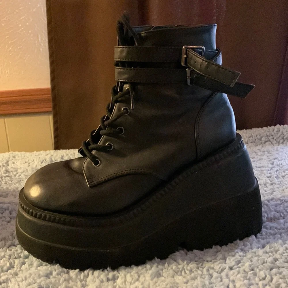 demonia platform boots - Picture 1 of 4